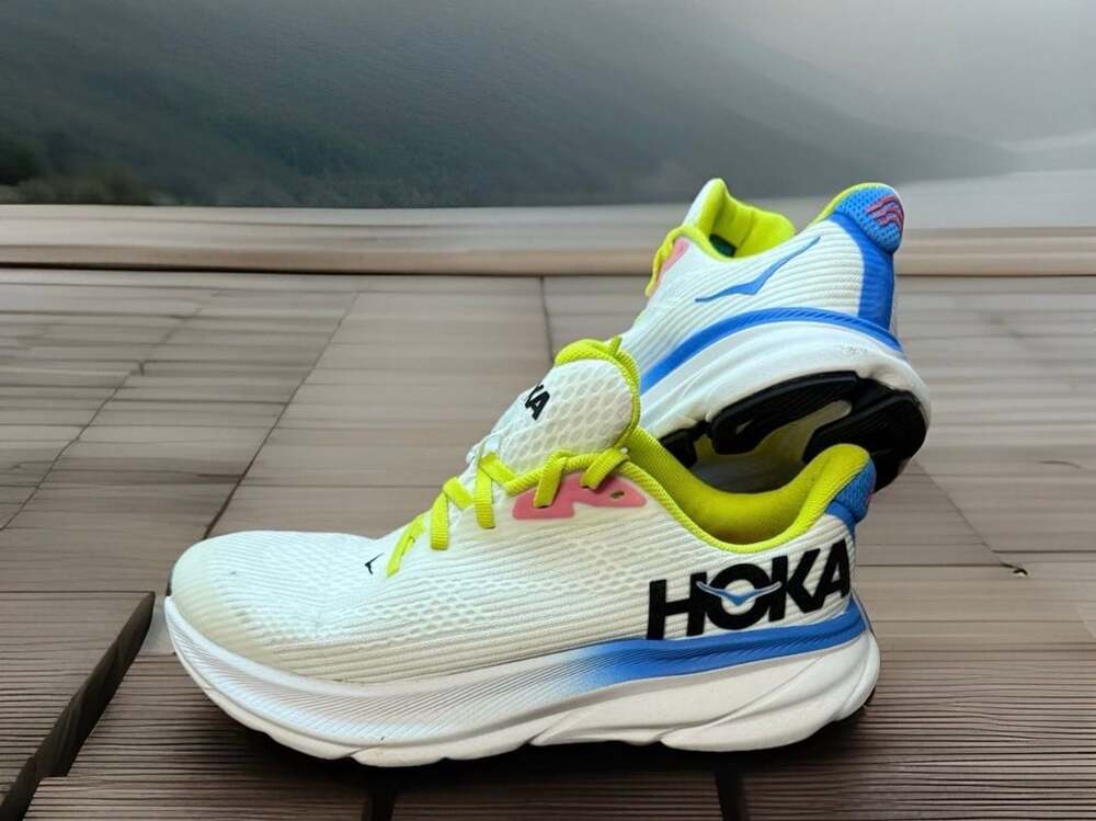 HOKA Clifton 9 Youth Size 4.5MD White Virtual Blue
